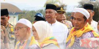 Bupati Anton Lepas JCH pada Penerbangan Ke-3 di Bandara Tuanku Tambusai Pasir Pengaraian